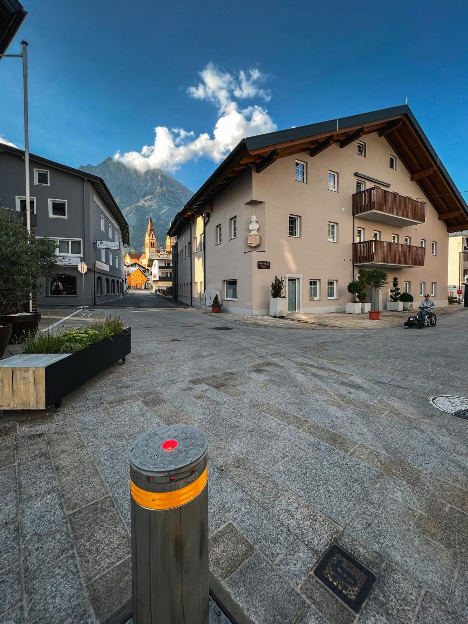 Mitten Im Zentrum Ferienwohnungen Mit Sonniger Terrasse Telfs Exterior foto