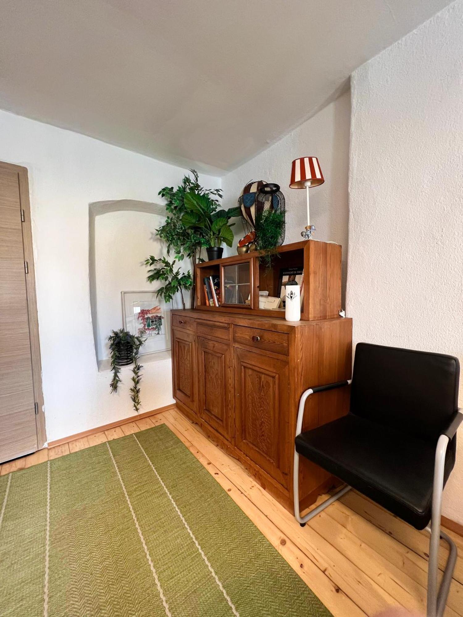 Mitten Im Zentrum Ferienwohnungen Mit Sonniger Terrasse Telfs Exterior foto